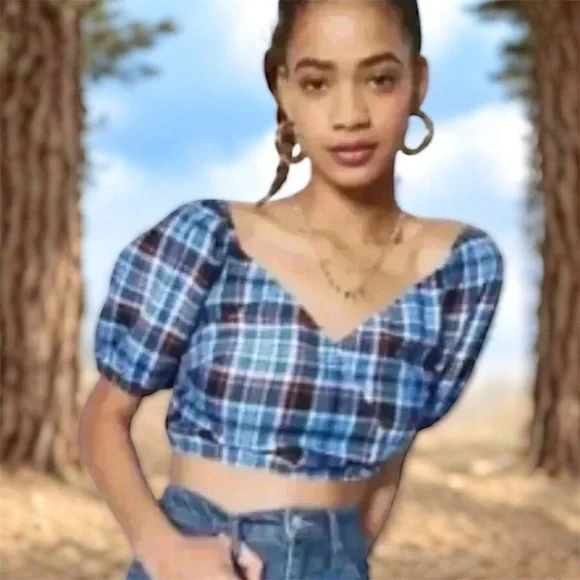 Free 🆕Plaid Crop Top - Picture 6 of 15